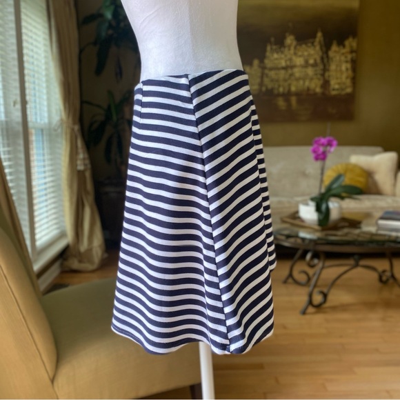 LOFT Black & White Horizontal Stripe Mini Wrap Skirt size Small - Picture 4 of 9